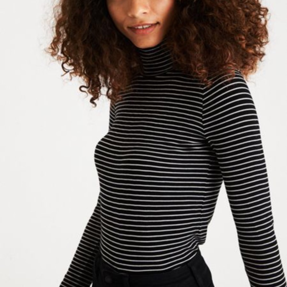 American eagle soft &sexy turtleneck